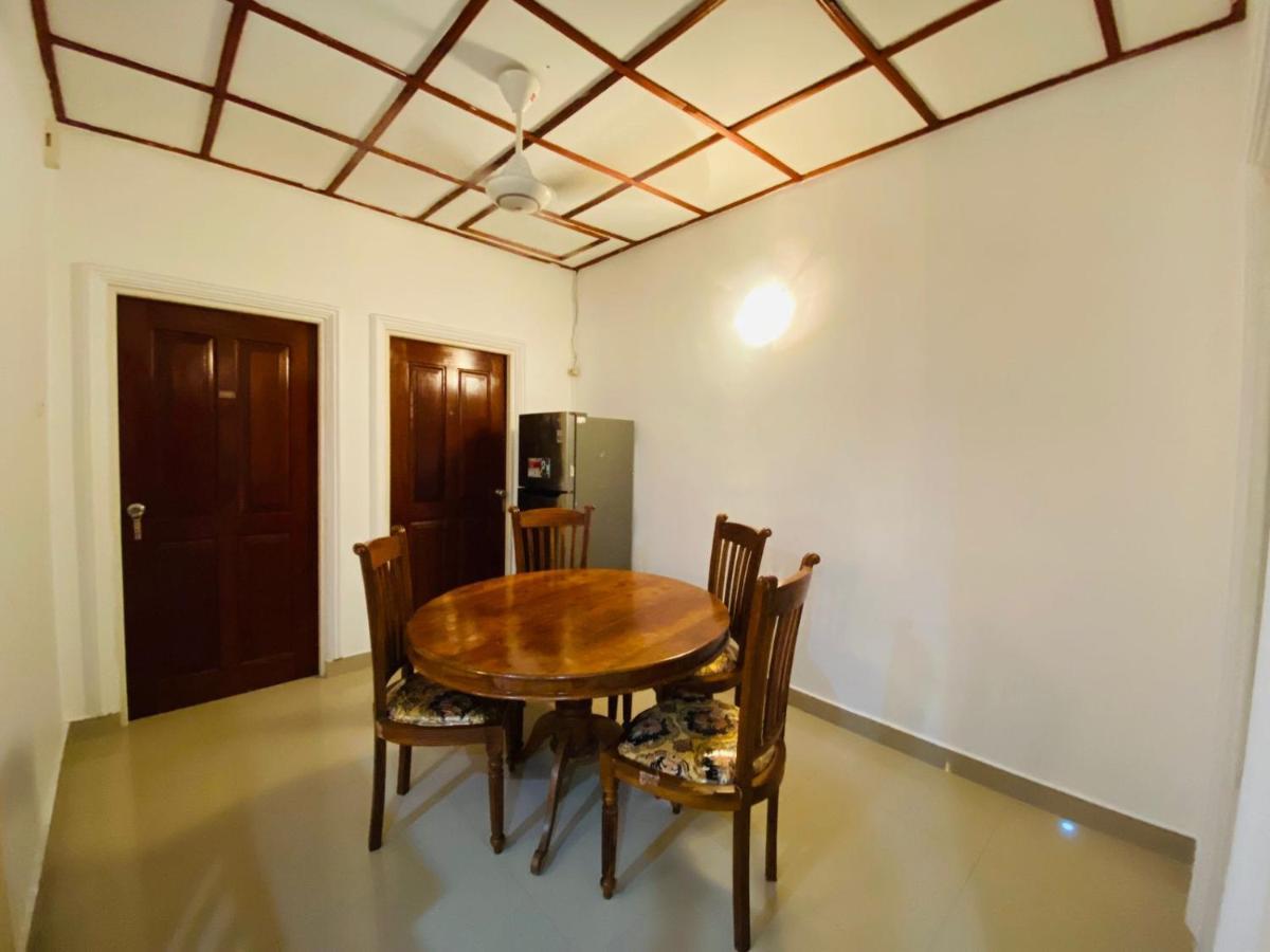 Swan Villa Negombo Exterior photo